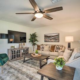Golfer's Haven! Gem w/ Patio & Grill in Sun City, hotel in Sun City