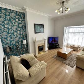 Spacious one bedroom apartment in central location, hotel Lytham St Annesben