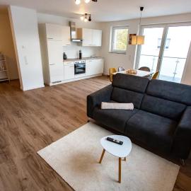 Große COZY 3-Zi-Whg mit Balkon Nähe Europa Park und Rulantica, hotel v destinácii Lahr