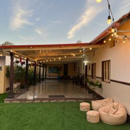 Rustic Village Farmhouse, hotel in Bangalore