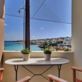Oinoni's Home - XANTHIPI studio, hotell i Vathikoilon