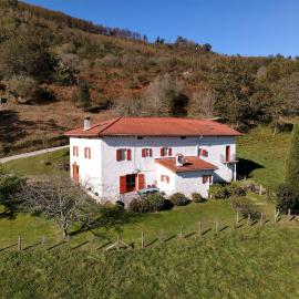 Casa Rural Erreteneko borda, hotel i Vera de Bidasoa