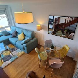 Nuevo apartamento de dos plantas, hotell sihtkohas Renedo de Piélagos
