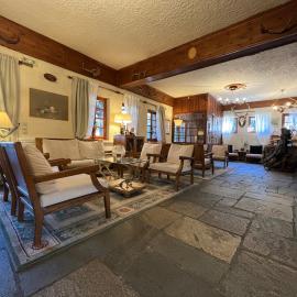 Bourazani Wild Life Resort, hotel en Konitsa