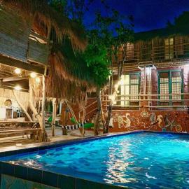 Capiz Beach Villa w/ pool (entire cottage for 12), hotel a Calatagan