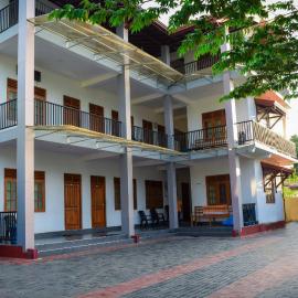 Rathna Holiday Resort, hotel Kataragamában