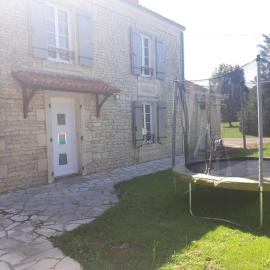 La maison d'Emmanon, hotel em Saint-Saturnin-du-Bois