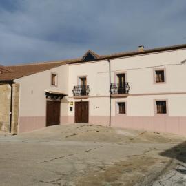 CASA PARISEO con Jacuzzi, Chimenea, BBQ, Bar y mucho más, ξενοδοχείο σε Αλμαθάν