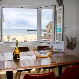 « L’OCEANIX » Vue Grande Plage 2ch Wifi, hotel in Quiberon