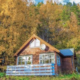 2 Bedroom Beach Front Home In Vallavik