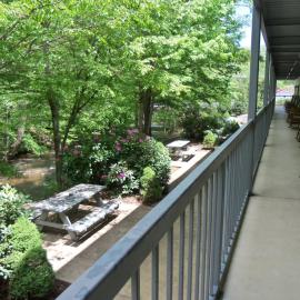 Four Seasons Inn: Maggie Valley şehrinde bir otel