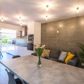 Grand Beach House Bliss, By TimeCooler, hotel u gradu Karkavelos