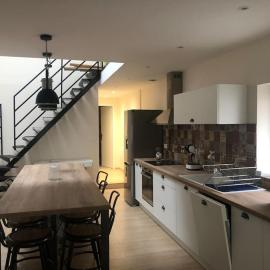 Une maison agréable pour se détendre, hotel in Saint-Quentin