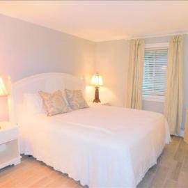 E11 Peaceful bedroom two bath Ground Level New Shower and Floors Come make some family memories