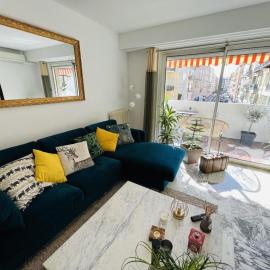 John Homestay Room in Nice, hotel v Nici