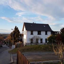 Familienfreundliche Ferienwohnung Erzgebirge, hotel en Schneeberg