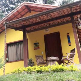 POUSADA CHALÉS DA GROTA de SÃO PEDRO DA SERRA- NOVA FRIBURGO, hotel in Nova Friburgo
