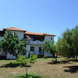 Bozelia Apartments, hotel v Toroni