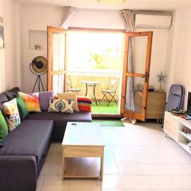 Encantador estudio naturista en 1ª linea de playa
