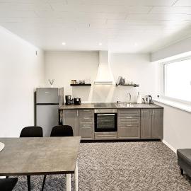 Lehola Apartment - kontaktivaba sissepääs, hotel i Suure-Jaani