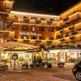 Hotel Alla Posta - Famiglia Pra dal 1866 a Caprile، فندق في أليغي