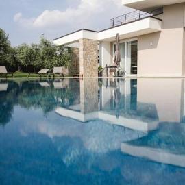 LA CORTESE by La Rondinella Apartments, Hotel in Calmasino