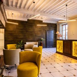 Logis Hostellerie Bressane, מלון בSaint-Germain-du-Bois