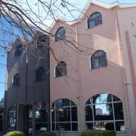 Hotel Hasmegaj, hotel Mjedë városában
