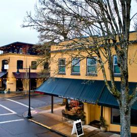 Douglas On Third – hotel w mieście McMinnville