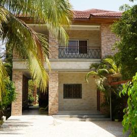 Maajob Resort, hotel a Brikama