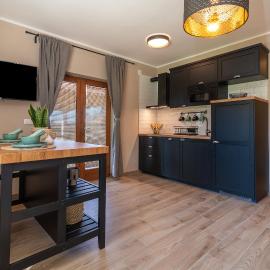 Studio Smokvica, hotel in Okrug Gornji