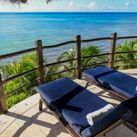 El Taj Oceanfront and Beachside Condo Hotel, hotel i Playa del Carmen