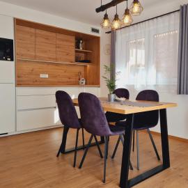 New Apartments Teravila، فندق في رادتشة