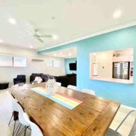 Nelson Bay home on the beach!!, hotel in Nelson Bay