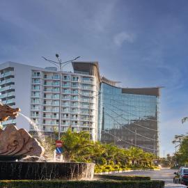 Dream Dragon Resort، فندق في دو سون
