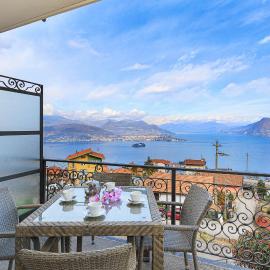 Bellavista Apartments - By Impero House, hotel a Levo