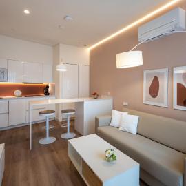 APARTAMENTOS TURISTICOS QUINTA LA PLAZA, hotel in Quintanadueñas
