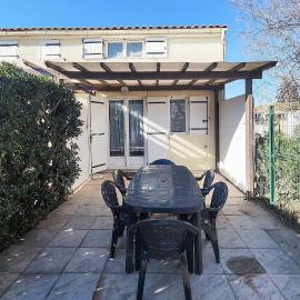 2 Bedroom Amazing Home In Marseillan