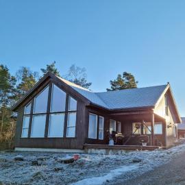Stunning Home In Lyngdal With Wifi