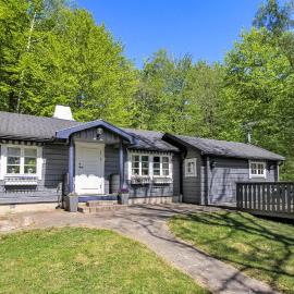 Awesome Home In Munka-Ljungby With Sauna, hotel v destinácii Munka-Ljungby