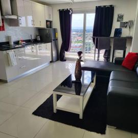 Sheryll Escapes - Kandi Tower 3 premium loft 1BR on 8th floor with 2CR & 2 balconies