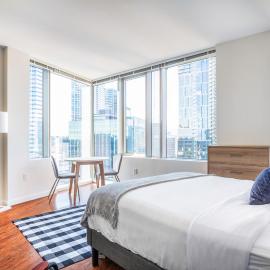 Downtown Bellevue Studio w Gym WD nr shops SEA-119