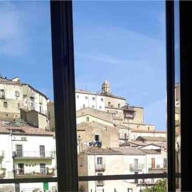 Appartamento x 4 con Splendida vista sul Borgo e sui Monti, hotel em Anzi
