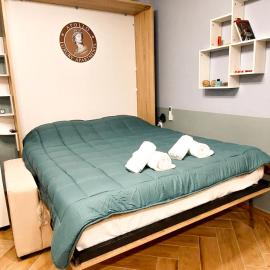 Apollo 4 - Luxury Apartment (City Center Studio), hotel in Katerini