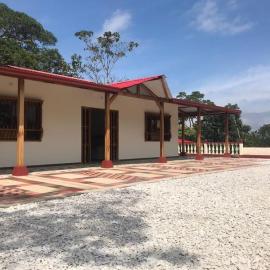 Finca Rosabel cerca a Villeta, hotel em Quebradanegra