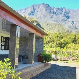 Charmante maison au cœur des 3 montagnes, hotel di Salazie