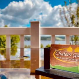 Chalets Garou, hotel en St-Ferdinand