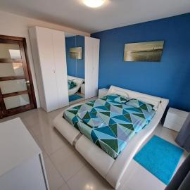 Sea view penthouse, hotel in Żebbuġ