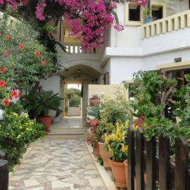 Paradise Inn, hotel a Milatos