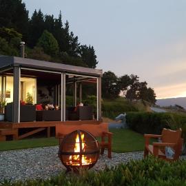 Rocky Ridge Cottage, Hotel in Takaka